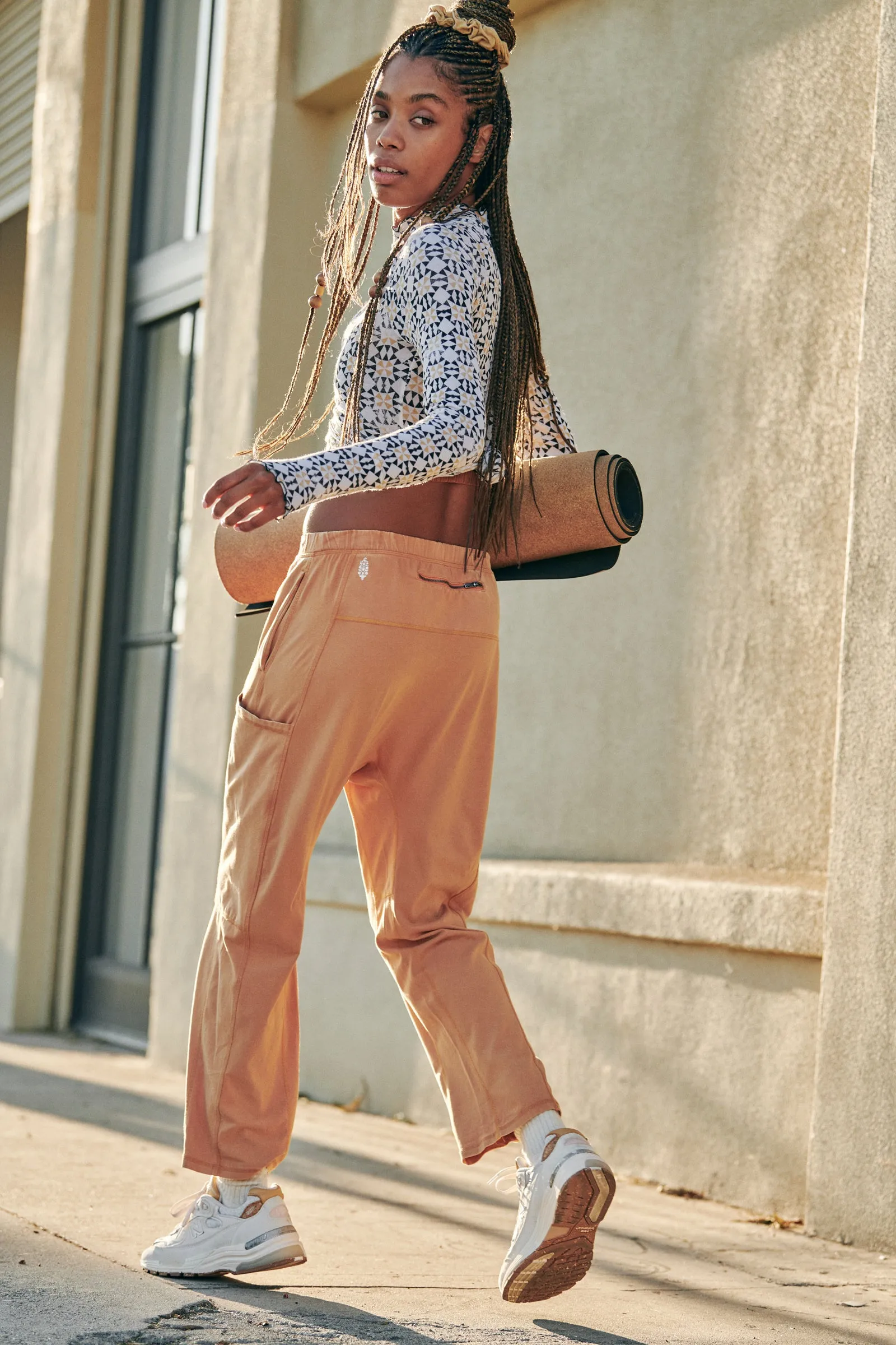 FREE PEOPLE MOVEMENT HOT SHOT PANTS - AMBER GLOW 4344
