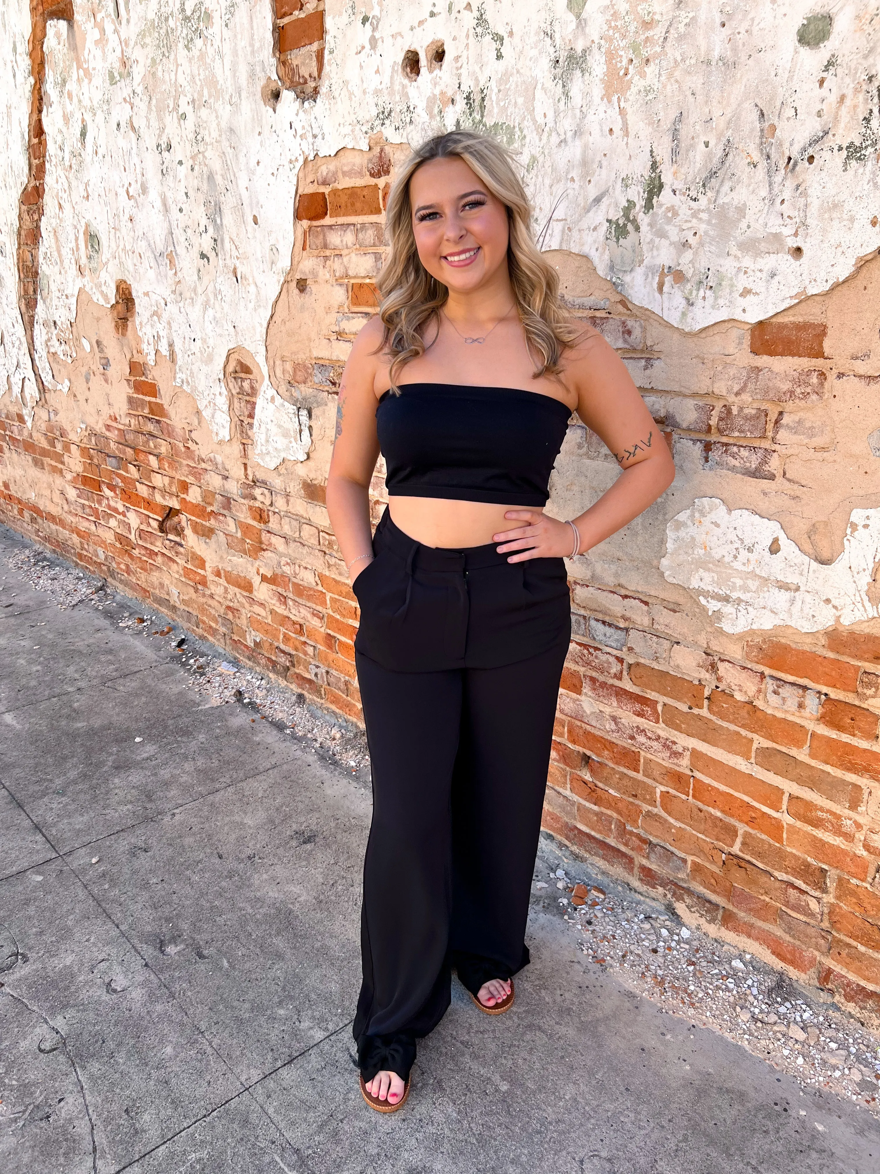 Raella Solid Point Wide Pants - Black