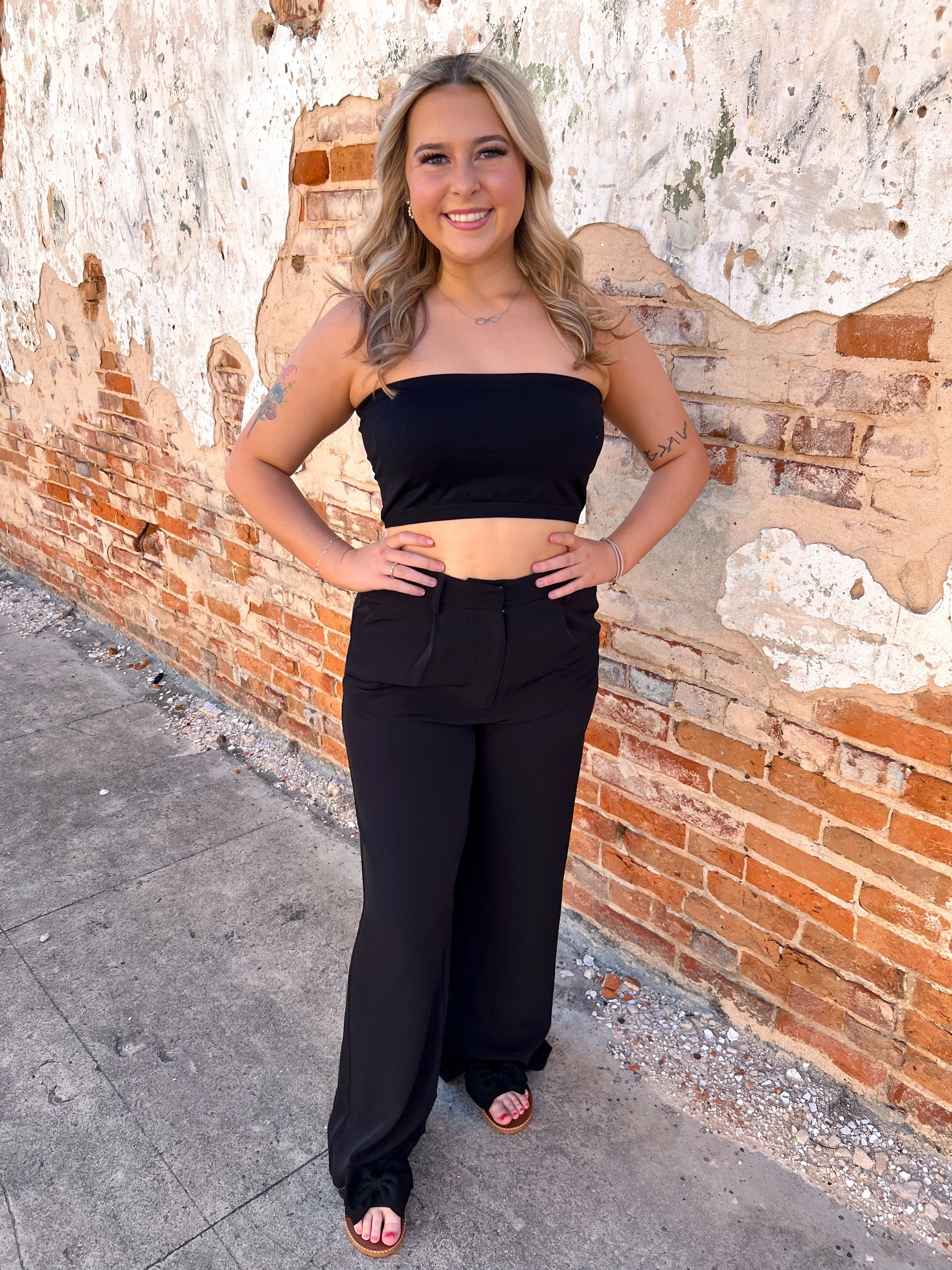 Raella Solid Point Wide Pants - Black
