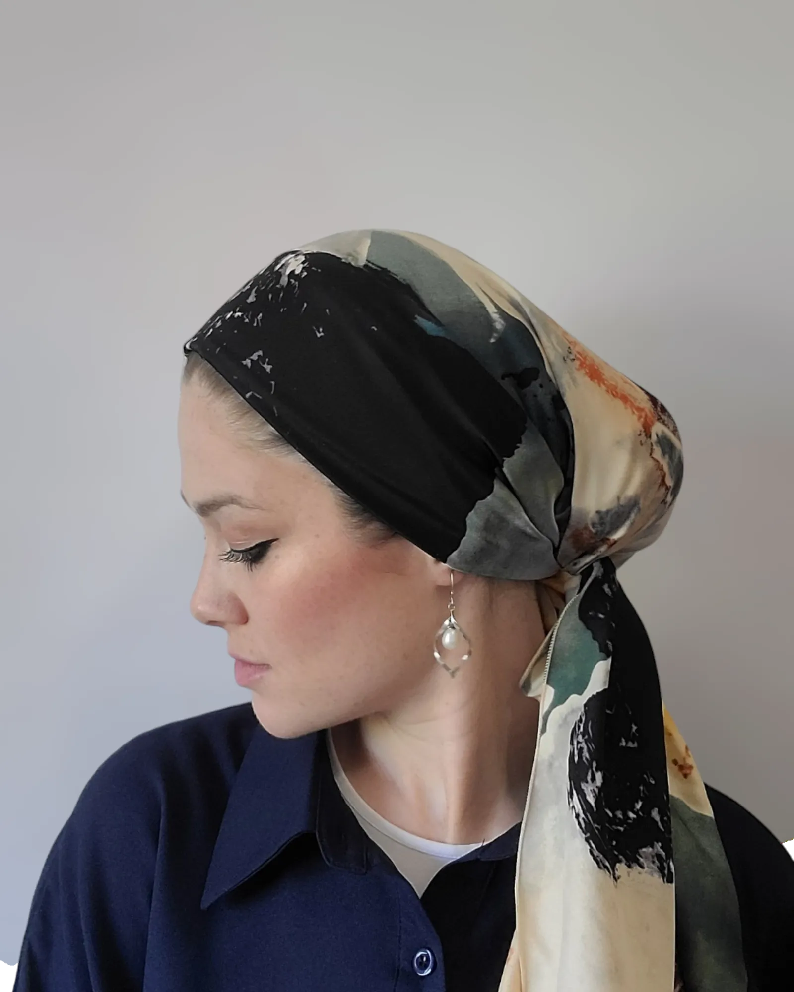 Rinati Black/Green Long Scarf with Scrunchie